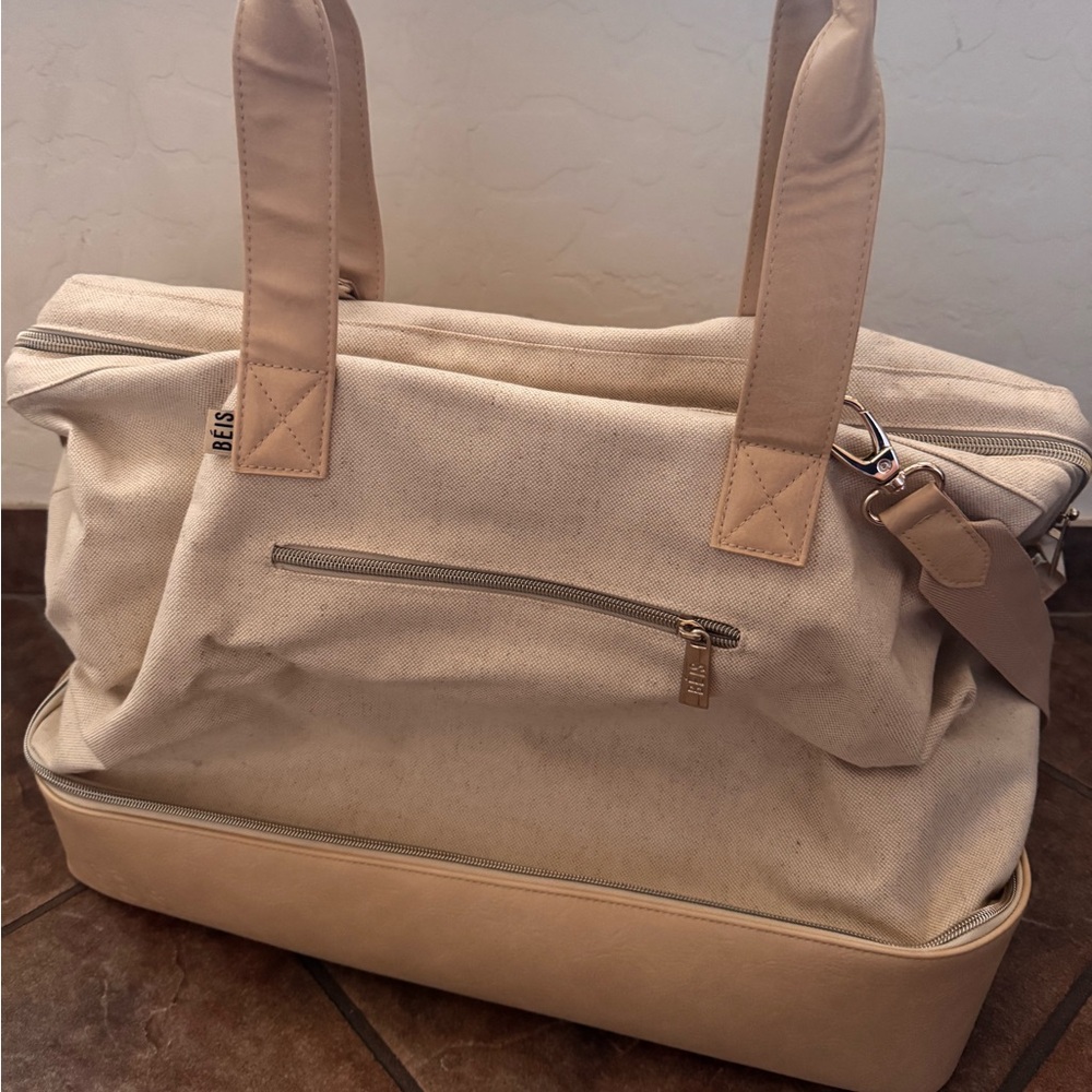 Beis the Weekender in Beige